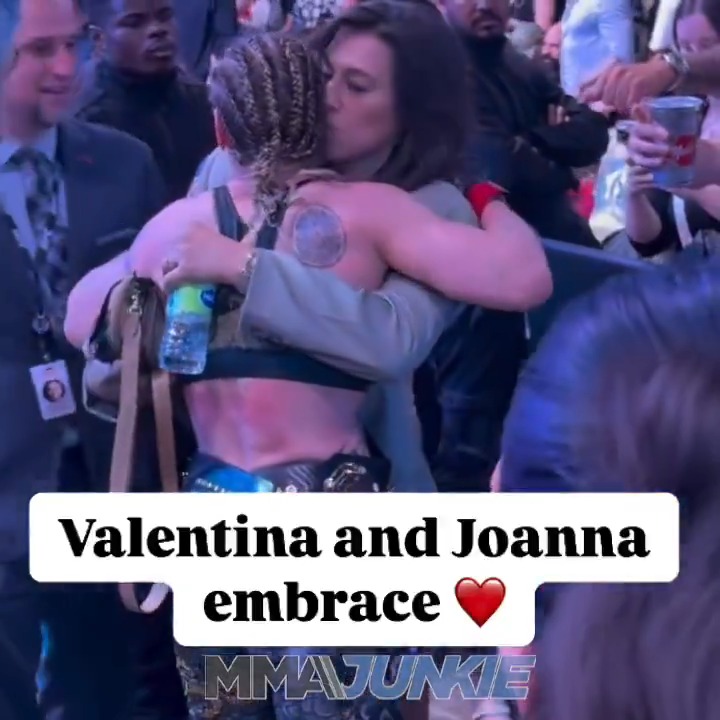 Valentina Shevchenko embraces former opponent turned friend Joanna Jedrzejczyk after her #UFC315 title defense 🙏 🎥 Mike Bohn