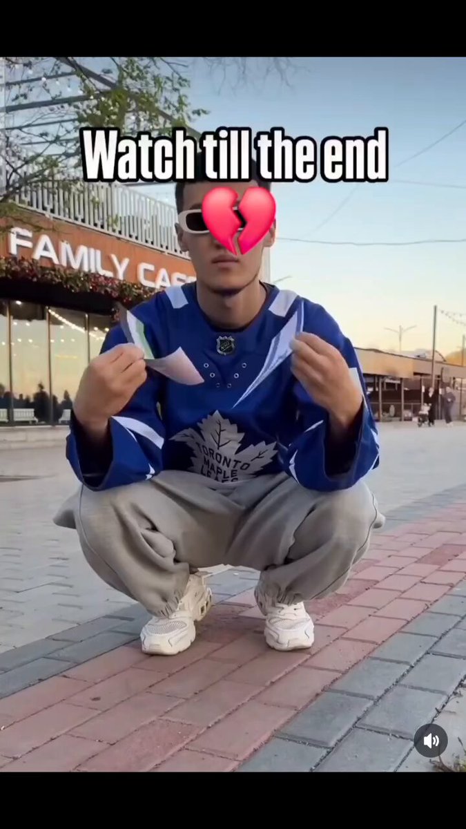 Social experiment— Israeli &amp; Palestinian flags were placed on the ground. The reactions were priceless! Watch how everyone responded👇🏻