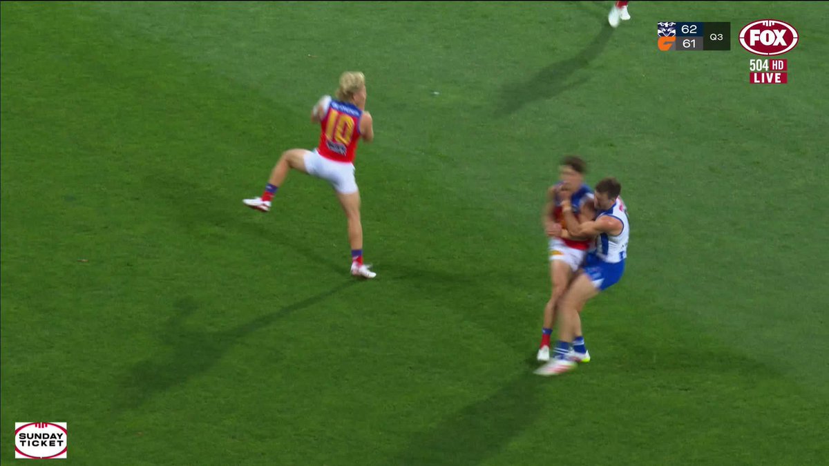 Luke McDonald and Jarrod Berry both leave the field after this head clash. 📺 Watch #AFLNorthLions LIVE on ch.504 or stream on Kayo: ✍️ BLOG 🔢 MATCH CENTRE
