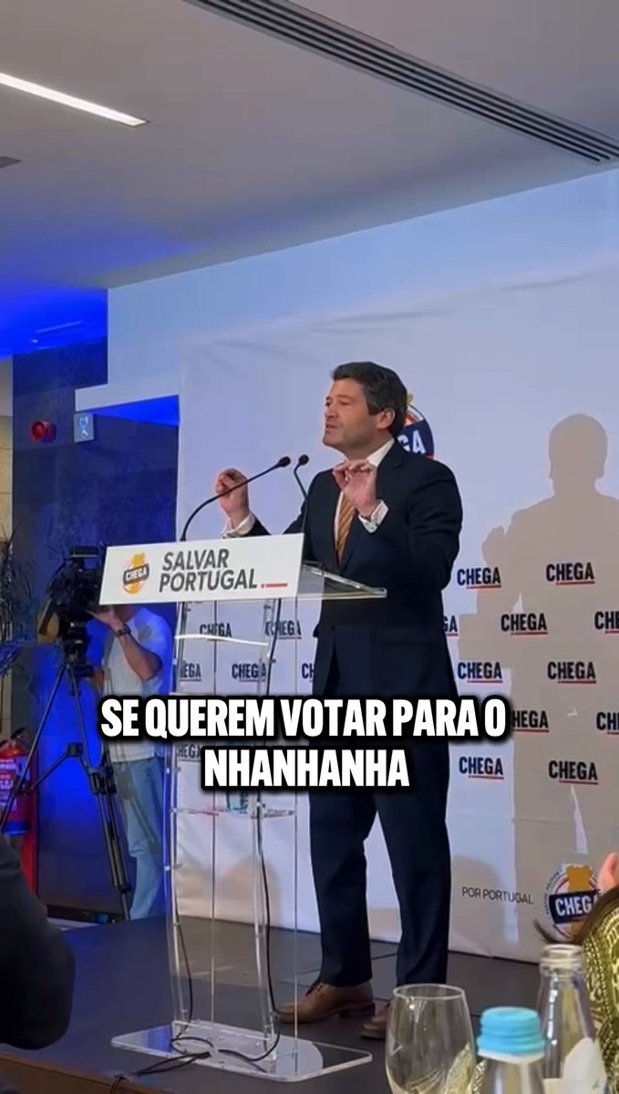 Ontem, em Viseu, quis dizer aos portugueses ao que venho: quero ser primeiro-ministro para fazer, para transformar, para cortar a direito. Nada ficará igual em Portugal! #SalvarPortugal