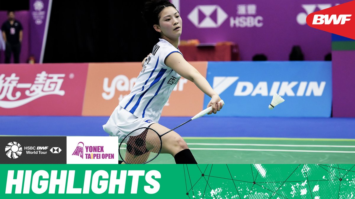 Former world junior champions Tomoka Miyazaki 🇯🇵 and Pitchamon Opatniputh 🇹🇭 collide. #BWFWorldTour #TaipeiOpen2025