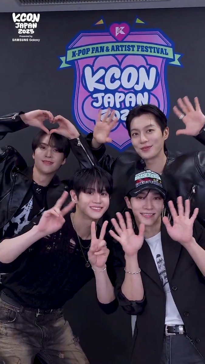 [#KCONJAPAN2025] 🎥 #HIGHLIGHT 하이라이트(HIGHLIGHT) Drumroll please… 🥁 Did you hear that sound? That’s the heartbeat of a KCONer coming back to life. Warning: irresistible charm strong enough to revive the dead! 💘⚡ ドラムロール🥁 今の音、聞こえましたか？ これは…一度止まったKCONerの心臓が再び動き出す音です 死人も生き返る魅力、注意してください！💘⚡ 두둥탁 두구두구🥁 지금 이 소리는 죽었던 한 케이코너의 심장이 다시금 살아나는 소리입니다. 죽은 사람도 되살리는 매력 폭격 주의! 💘⚡ #ライブ撮影ならGalaxy - KCON JAPAN 2025 MAY 9-11 Makuhari Messe Let's #KCON
