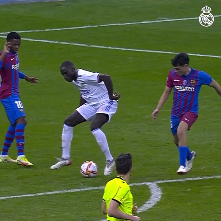 It’s been years since Mendy done this but it’s still one of the most shocking things I have ever seen on a football pitch 😂