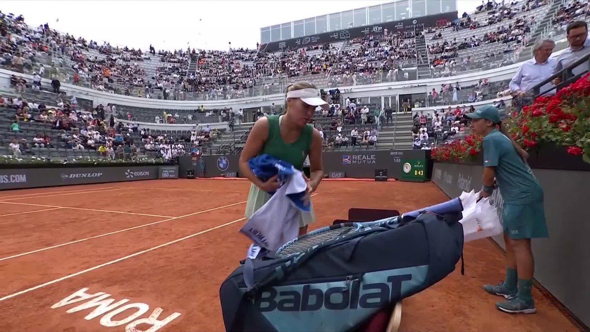 An upset in the works? 👀 Sofia Kenin takes the first set over Sabalenka 6-3. #IBI25
