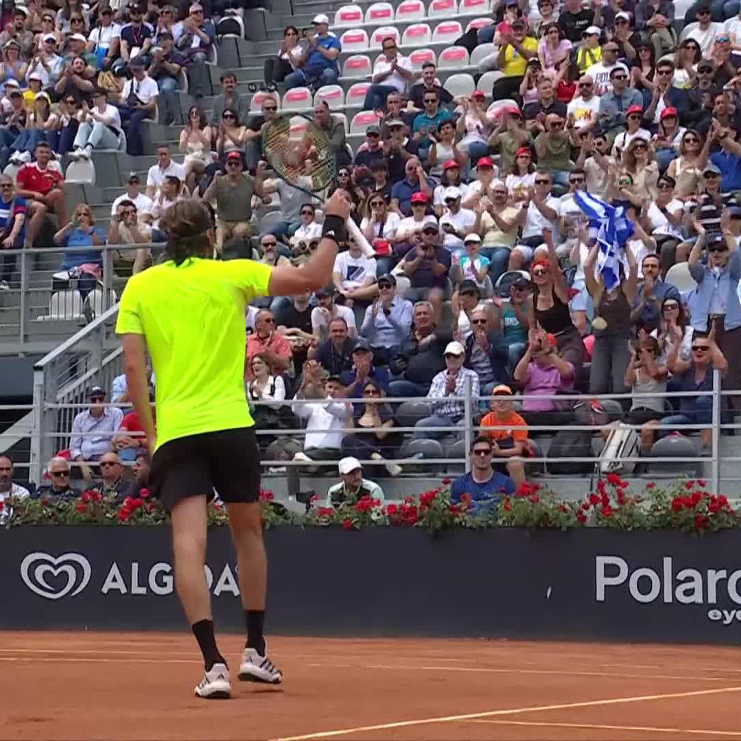 Slick switch up from Stefanos Tsitsipas 🪶 #IBI25