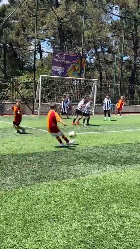 👈😀👉 Leo Morata golünün ardından takımla birlikte Pode Sentar akımına katılıyor.