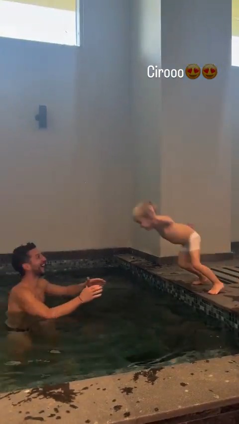 Ciro Mertens, Kemerburgaz Tesisleri'nde 🏊🏻‍♂️