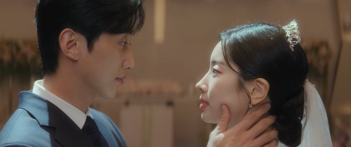THE DIFFERENCE BETWEEN DAHYUN'S KISS AND THE GAY KISS SCENES BACK TO BACK LIKE THIS 😭😭