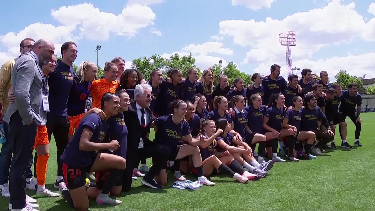 Liga ✅ Copa ❓Champions ❓ El @FCBFemeni consigue su décima Liga F... con la vista en un posible triplete histórico 🔵🔴 #LigaFenDAZN ⚽