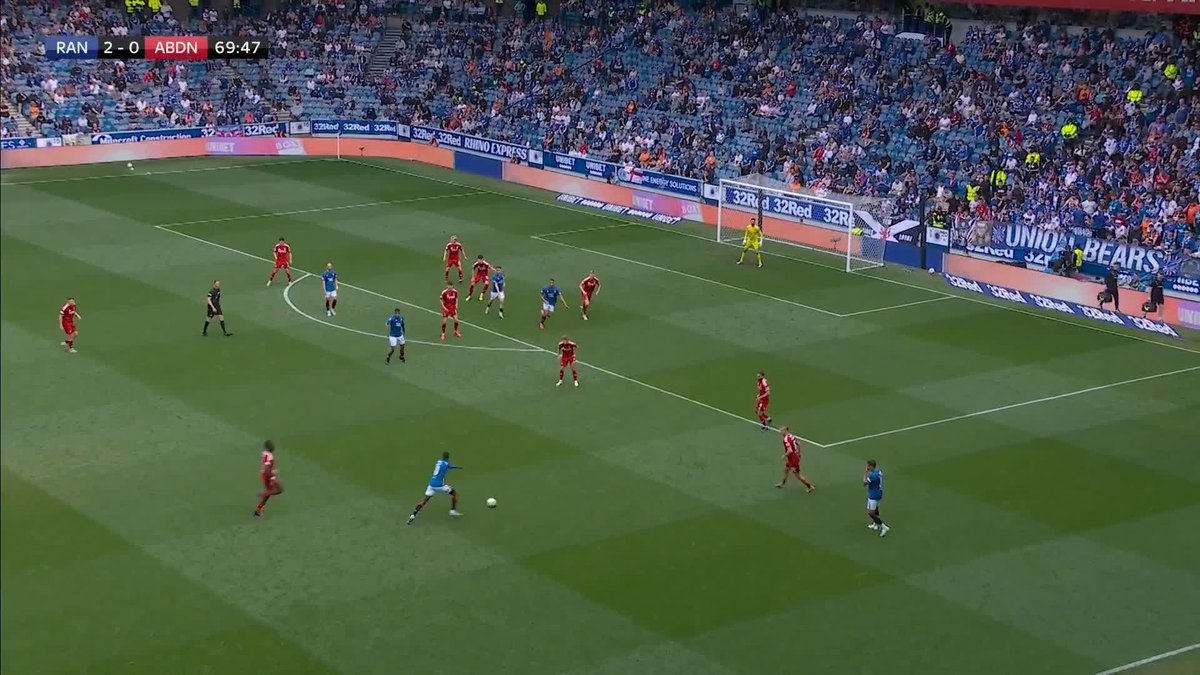 🔥 “He specialises in special strikes!” Hamza Igamane adds a third for Rangers with a great finish ⬇️
