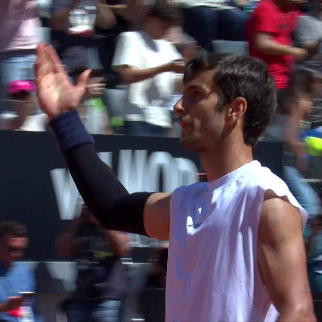 Lore loves it at home 🇮🇹 Lorenzo Musetti takes out Nakashima 6-4 6-3! #IBI25