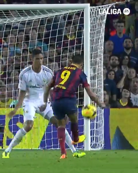 Alexis Sanchez'den, ElClasico'da enfes bir aşırtma gol 😳
