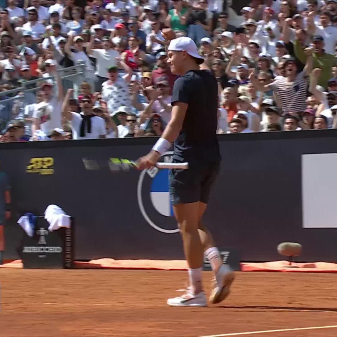 Clever play on the clay 🧱 Holger Rune #IBI25