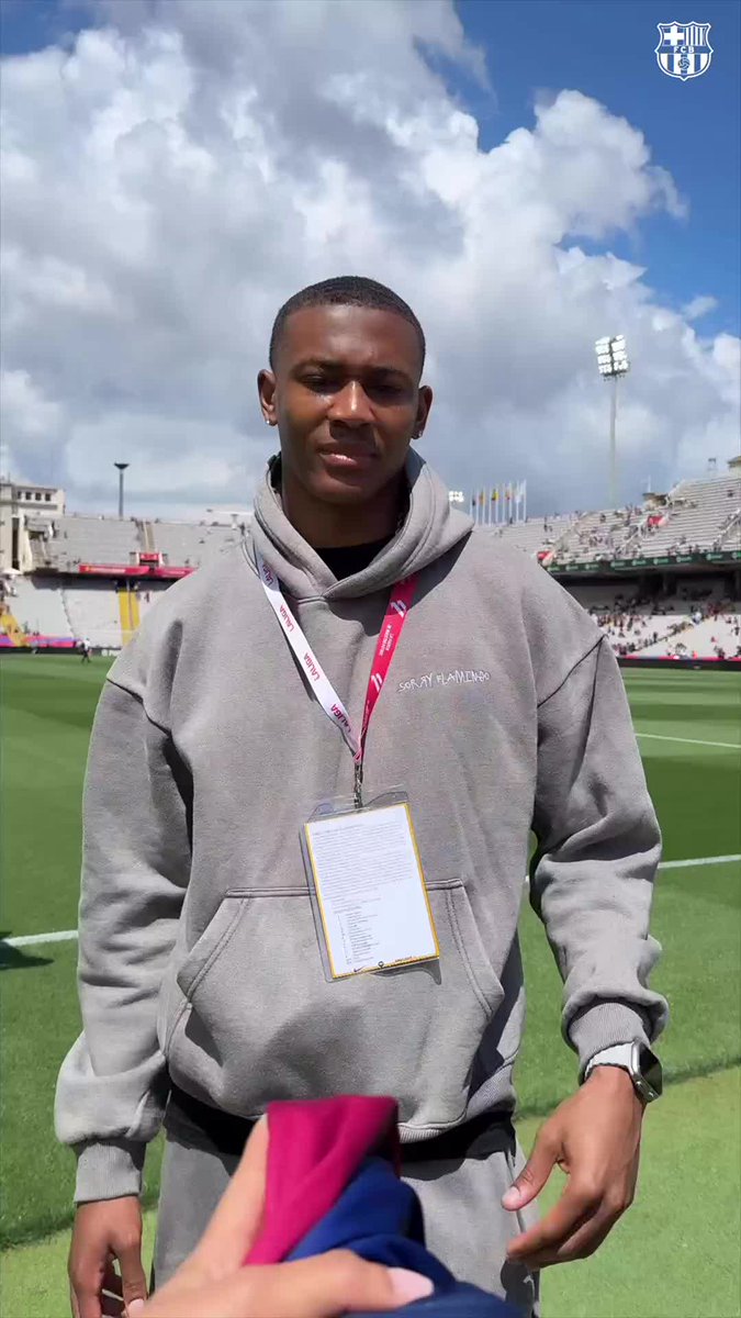 🏈 @DeVontaSmith_6, Super Bowl champion is in the house for #ElClásico! NFL Philadelphia Eagles