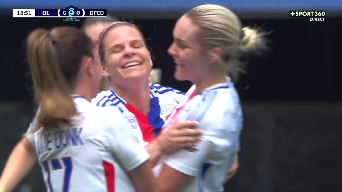 Eugénie Le Sommer ouvre le score dans ce premier match de Playoff de Arkema Première Ligue💥 #OLDFCO l #ArkemaPL