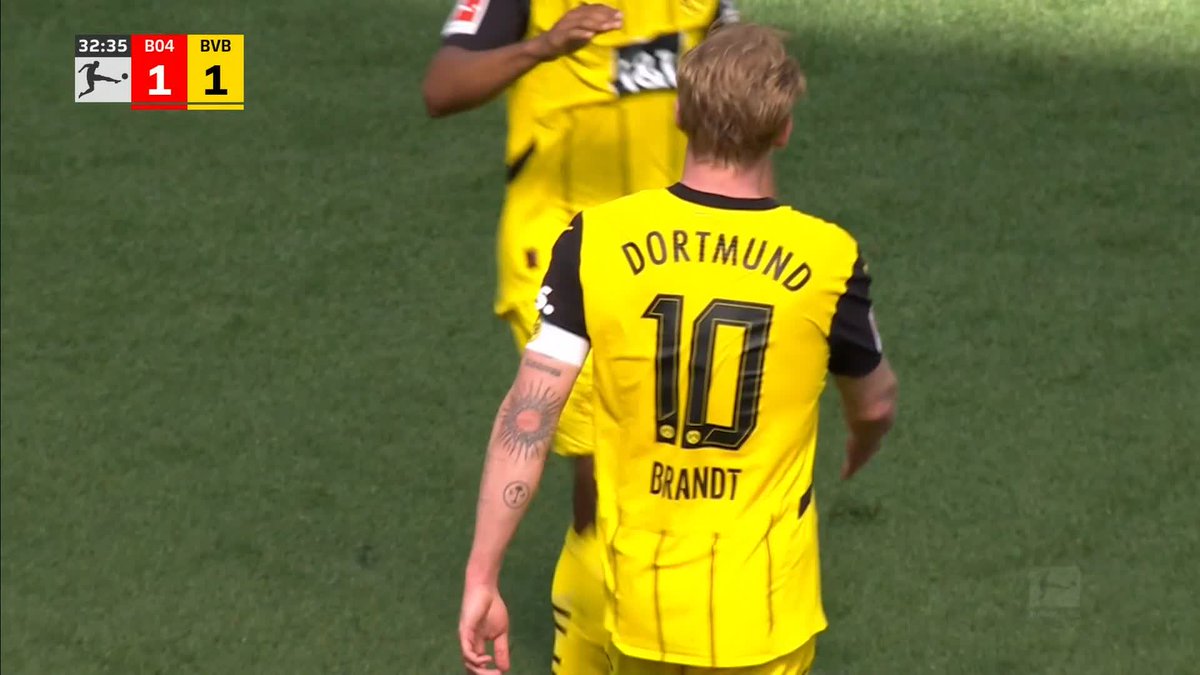 Former Leverkusen star Julian Brandt levels the score! 😨