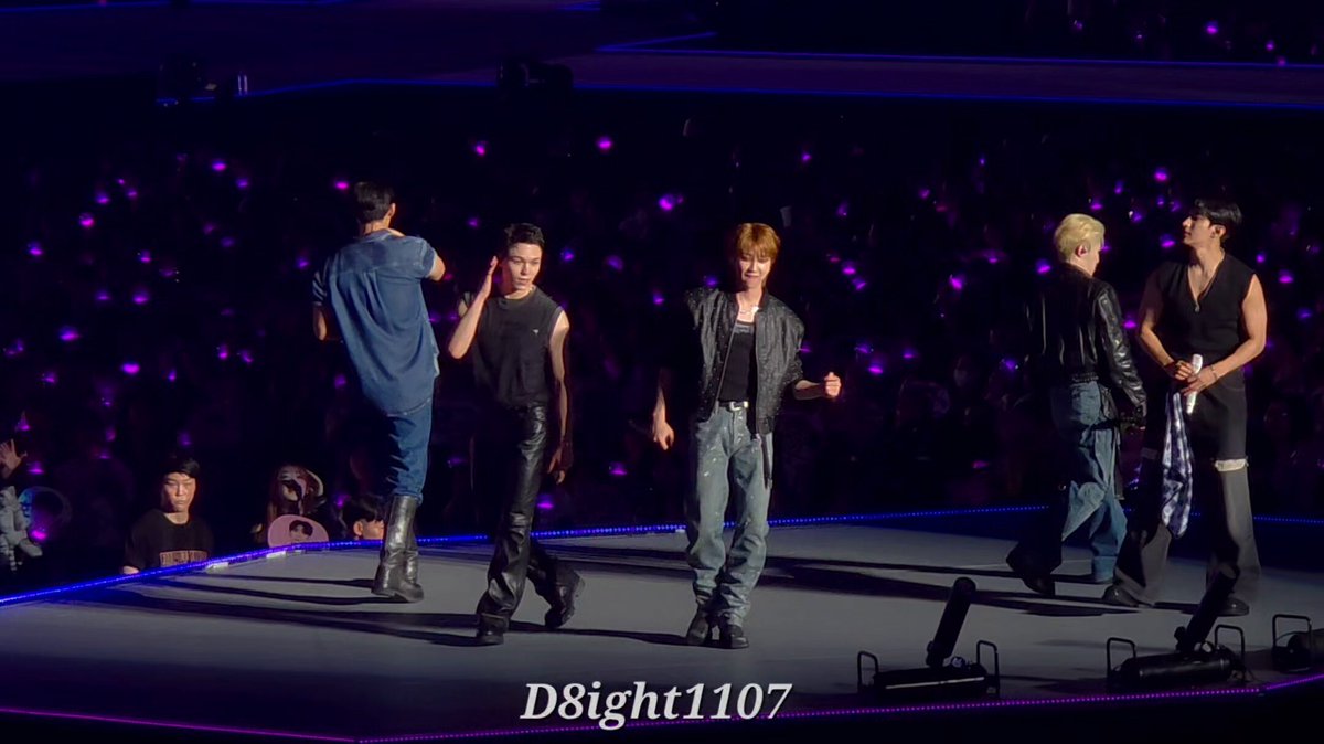 EVERYONE LOOK AT MINGHAO’S DOUBLE SPIN AT 0:13 — IT’S SO INSANE!! 😱🤯