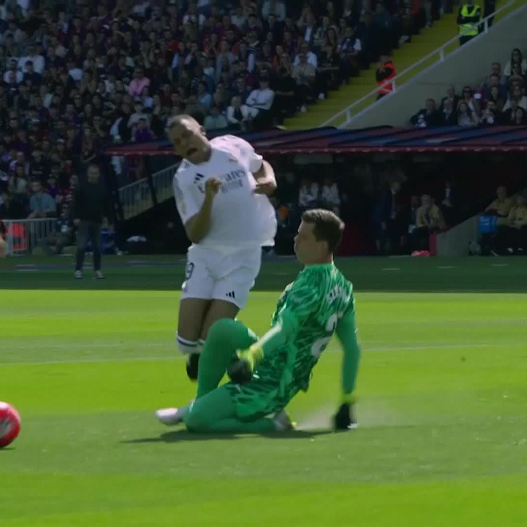Der Clasico startet mit einem Rumms - Szczesny räumt Mbappe aber mal sowas von ab #DAZNmoment #LaLiga #ElClasico jetzt live auf DAZN