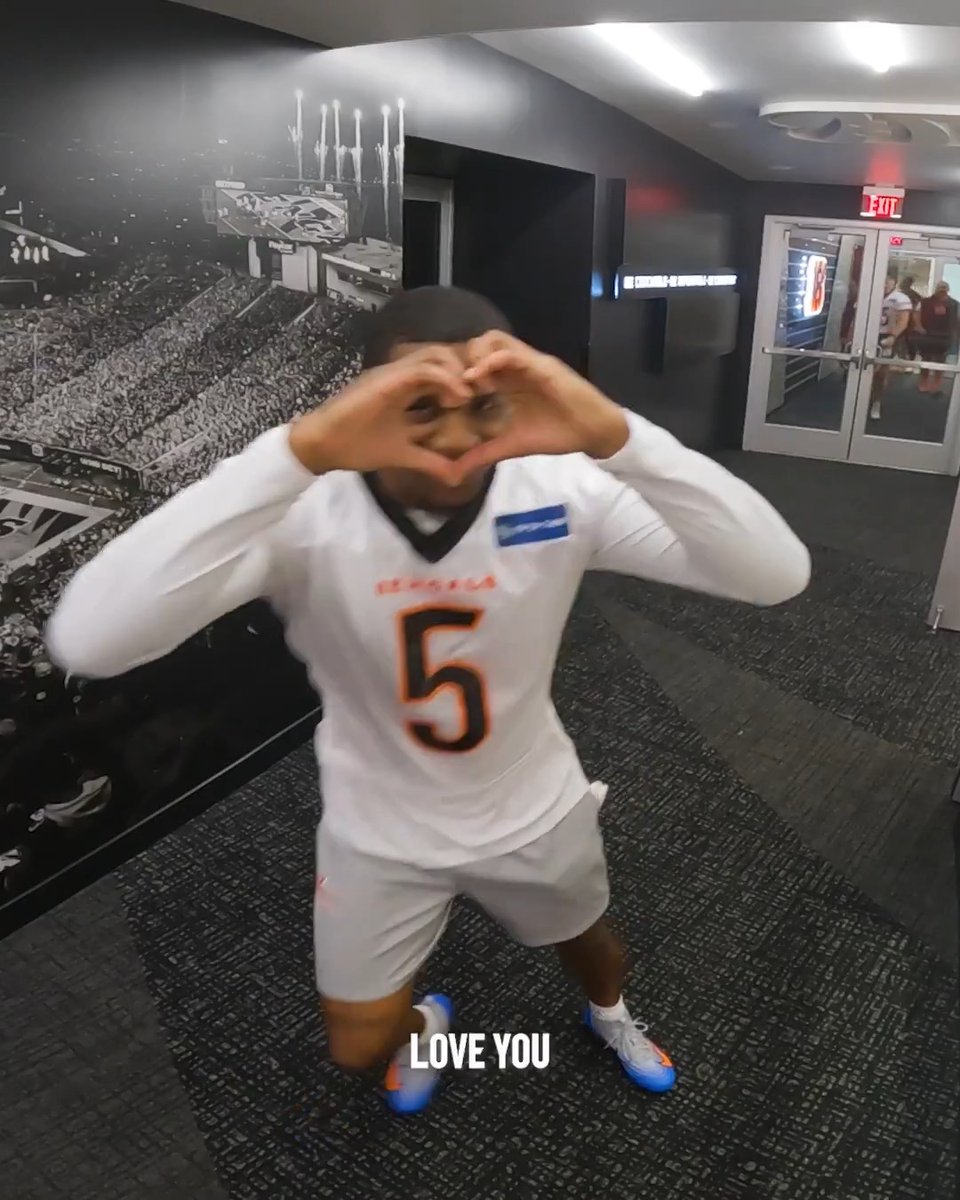 "Happy Mother's Day to all the beautiful moms out there, y'all make the world go round" 🧡