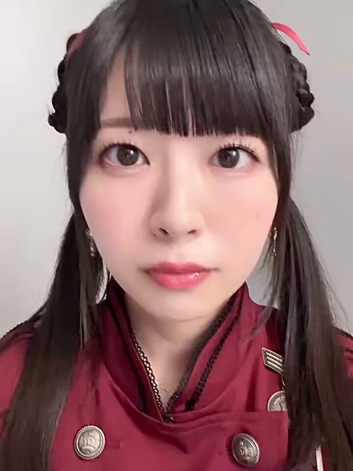 #夢境の回転木馬 例の動画でございます…。 自分で撮っていたのはひとつめの『前髪の隙間の引力〜悪夢風味〜』だったのですが、みんなの見てたら趣旨と違った気もするので、みーちゃんがアイデアをくれた動画も一緒にアップさせていただきます。