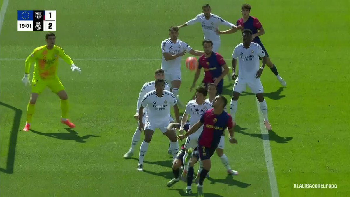 FERRAN TORRES WITH THE FLICK ON AND ERIC GARCIA DRAWS ONE BACK FOR BARCA 👀