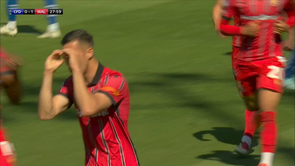 A cool finish from the penalty spot for Walsall! 🎯
