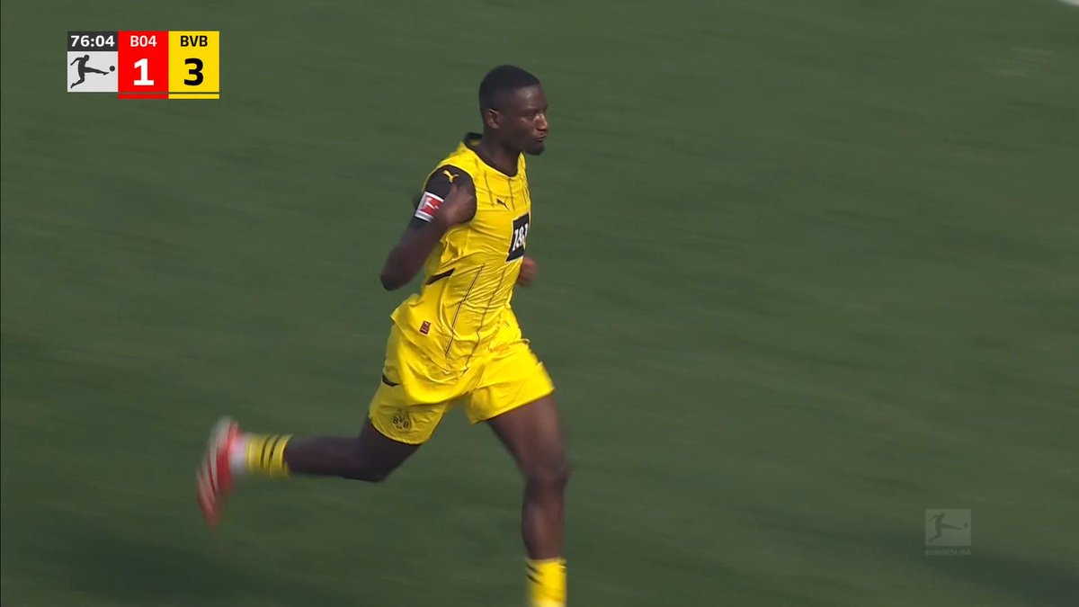 Serhou Guirassy makes it FOUR for Dortmund! 😰