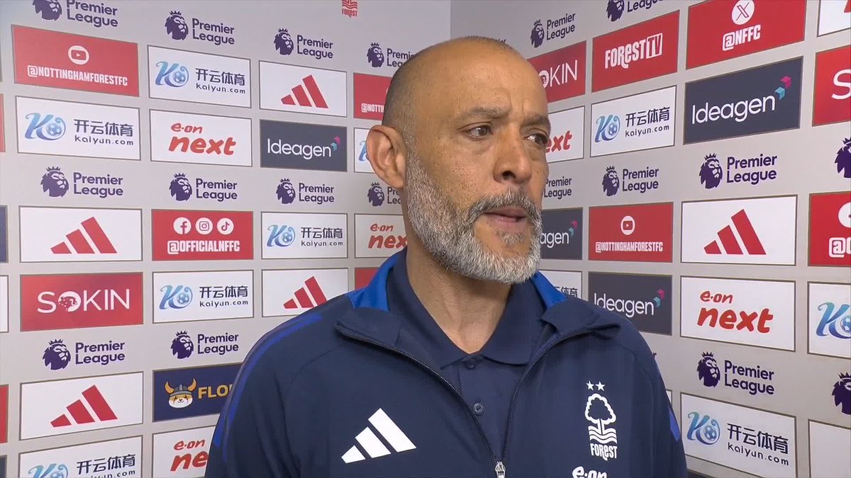 Nuno Espirito Santo explains the situation on the pitch with Nottingham Forest owner Evangelos Marinakis following their draw against Leicester 👇