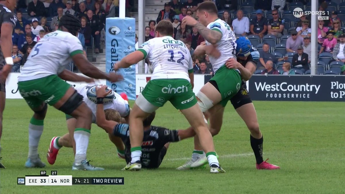 Exeter Chiefs see a fifth try of the afternoon ruled out ❌ Henry Slade was adjudged to have used the body of an opposing player to regather the ball after he'd knocked-on 👀 Do you agree with Karl Dickson's decision? #GallagherPrem | #EXEvNOR