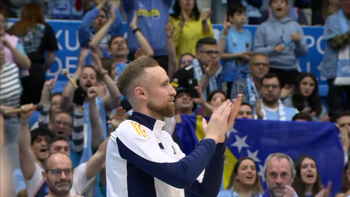 👏 Hay historias eternas, y 𝙪𝙣𝙞𝙤́𝙣 entre Dzanan Musa, la ciudad de Lugo y el Río Breogán trasciende y trascenderá al paso del tiempo. ¡Así ha sido PRESENTADO de nuevo en un Pazo entregado a su LEYENDA! 📺 Basket en Movistar Plus+ | #ConectaConTuPasión #LigaEndesa