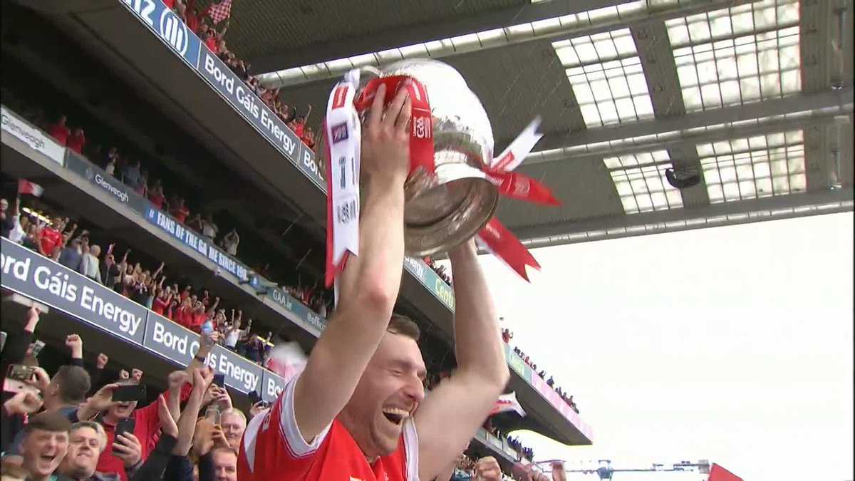 For the first time in 68 years, a Louth captain lifts the Leinster SFC trophy 📱 Updates - 📺 Watch -