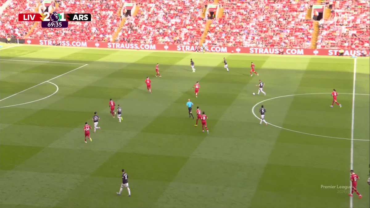 Lo que Mikel Merino te da... Mikel Merino te quita 🤷🏼‍♂️ Gol para empatar el partido ante el Liverpool... y expulsión diez minutos después 🥴 #PremierLeagueDAZN ⚽️🏴󠁧󠁢󠁥󠁮󠁧󠁿