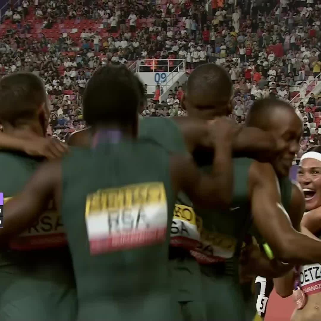 Zakithi Nene's kick in the final 200m is deadly 🔋⚡ South Africa bag gold and a 𝐍𝐄𝐖 world lead in the Men's 4x400m relay 🇿🇦🙌 #SSAthletics | #WorldRelays