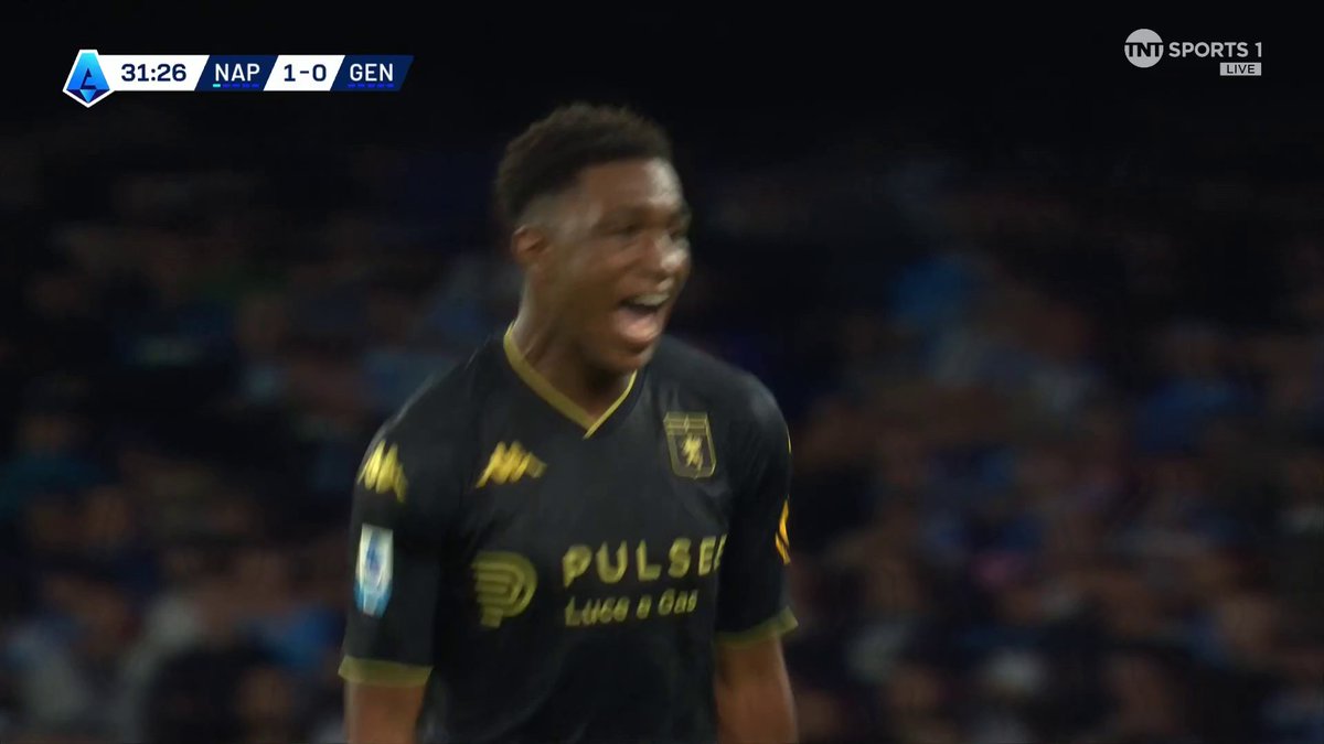 A huge goal in the Serie A title race! Genoa equalise against Napoli as the ball deflects off Alex Meret for an own goal from an Honest Ahanor header 👀 📺 TNT Sports & discovery+ UK