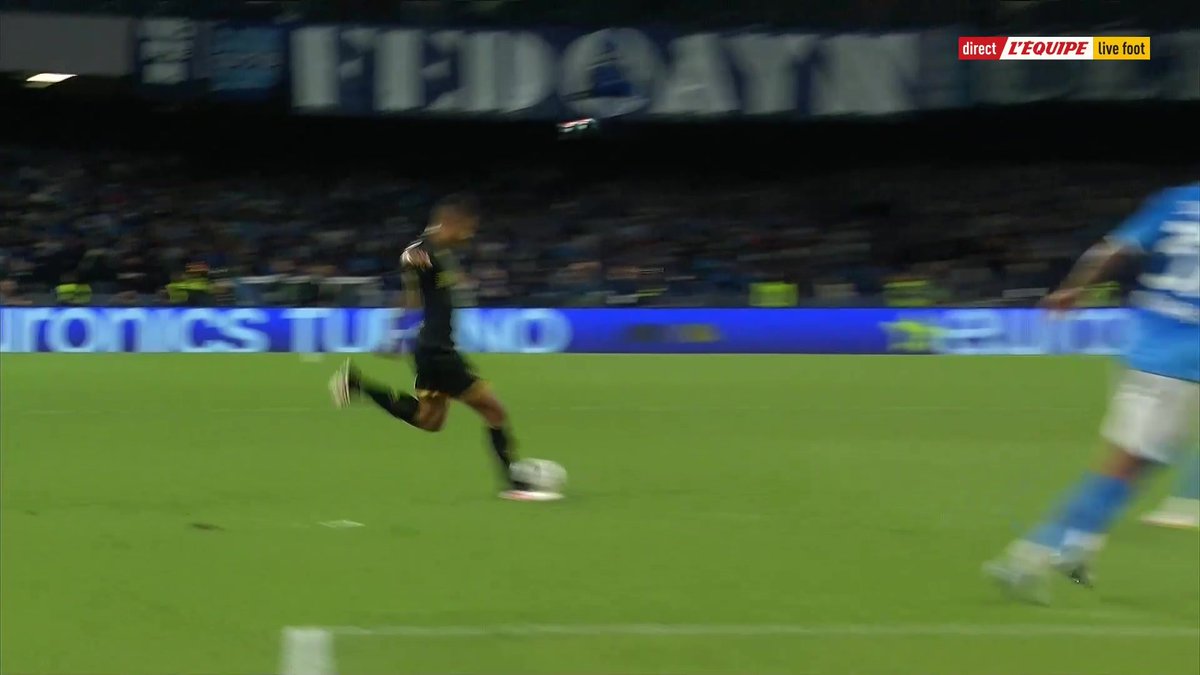 ⚽️🇮🇹 La boulette de Meret et le Genoa égalise face au Napoli ! Le match à suivre sur L'Équipe live foot > #lequipeFOOT