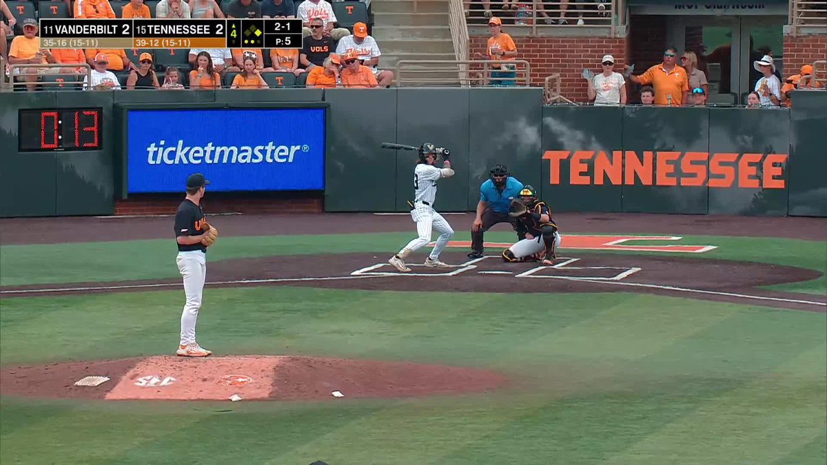 Dean flashes the leather! ๐บ (ESPN2) #GBO // #OTH // #BeatVandy