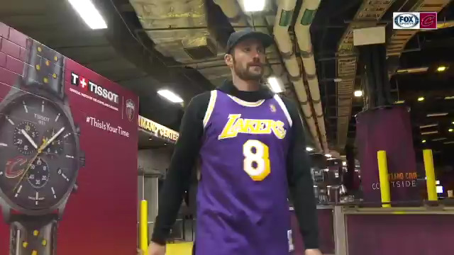 Kevin Love wearing a Kobe Bryant jersey