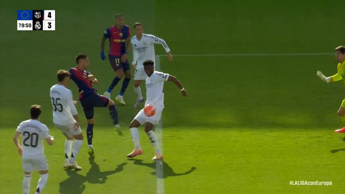 🎥 ¡AUDIO VAR! Así fue la revisión de Hernández Hernández tras la que decidió no pitar penalti de Tchouaméni #LALIGAenDAZN ⚽