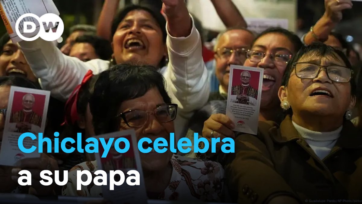 Miles de fieles rinden homenaje a León XIV en una misa emotiva y festiva en Perú La catedral de la ciudad peruana de Chiclayo, donde el nuevo papa fue obispo de la diócesis, organizó una misa multitudinaria en su honor. /cvml