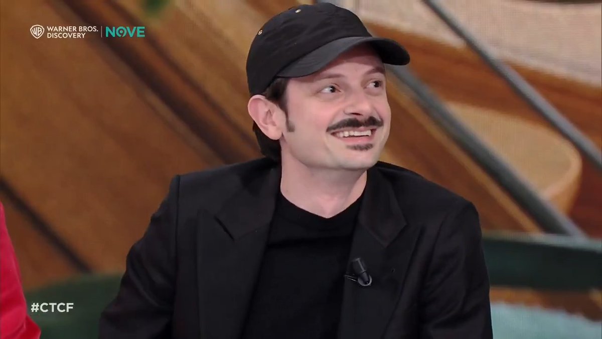 "Rovagnazzi ha fatto conoscere il prosciutto cotto in Italia. È un imprenditore che fa anche musica e merita rispetto!" Lapo con Fabio Rovazzi a #CTCF