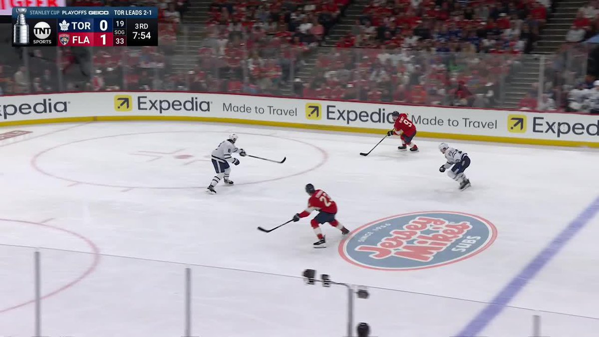 ABSOLUTE FILTHY GOAL FROM SAM BENNETT 🤮 CATS HAVE A TWO-GOAL LEAD LATE 🚨
