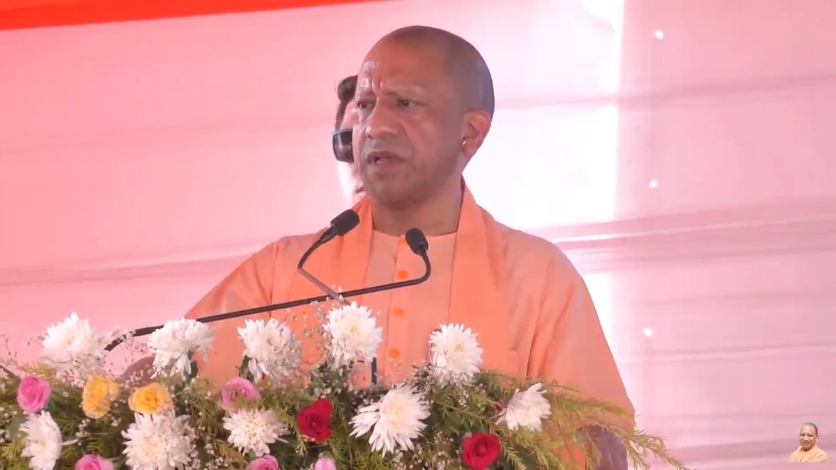 आज हमारा गोरखपुर बदल रहा है, इस बदलाव में आम जनमानस को भी जोड़ना पड़ेगा...