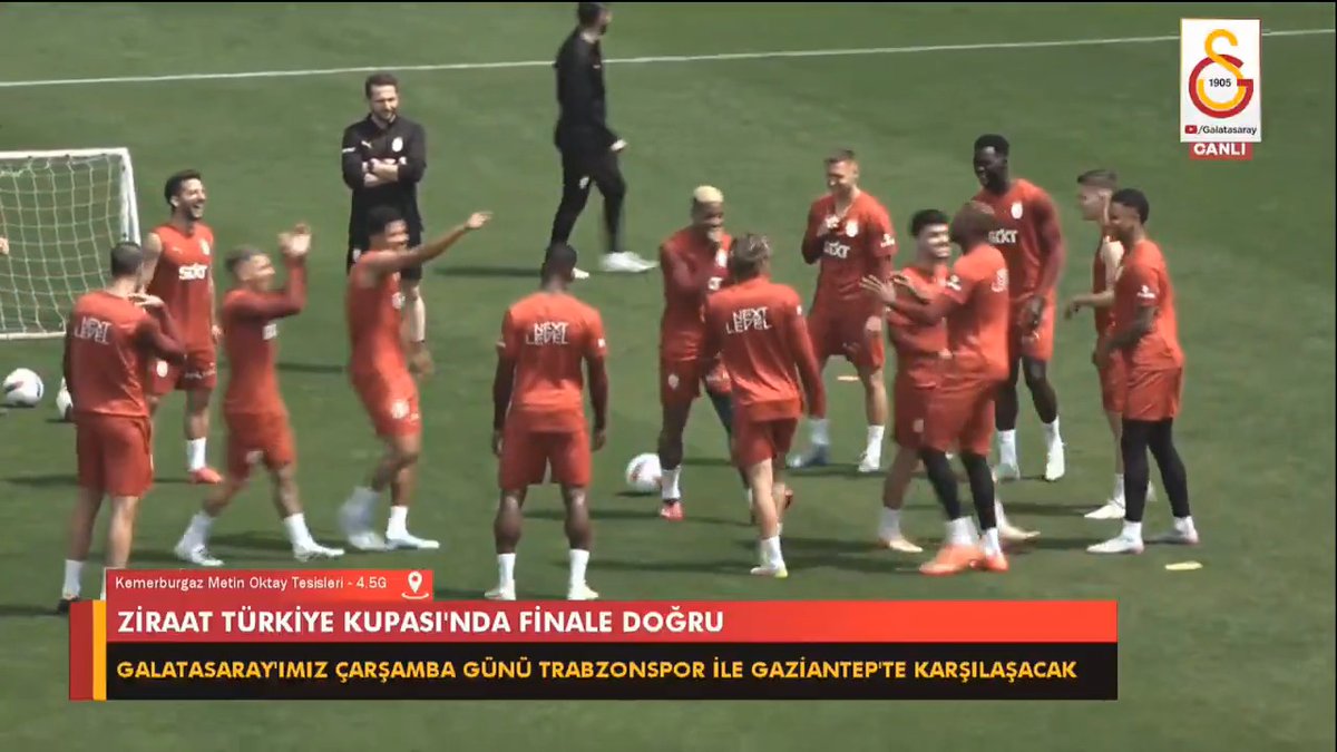 😂 Victor Osimhen, topu kaptırıp ortaya geçince...