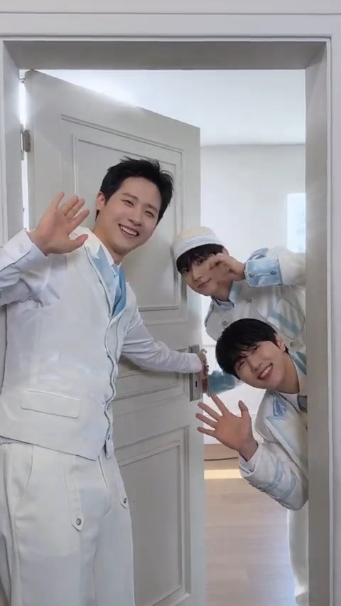 [🎥] B1A4 OFFICIAL FANCLUB BANA 8TH MEMBERSHIP KIT 𝐁𝟏𝐀𝟒 𝐇𝐎𝐓𝐄𝐋 𝐂𝐇𝐄𝐂𝐊 𝐈𝐍🏨 📆 ~ 2025.5.25(SUN) 11:59PM (KST) #B1A4 #BANA