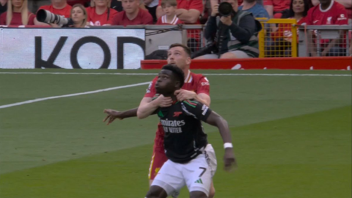 "Foul. Full stop. I just can't see how that can possibly be a red card" ❌ Dermot Gallagher on Andy Robertson's challenge on Bukayo Saka ⤵️