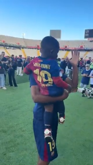 Lamine Yamal might be the best player on the planet and also the coolest big brother 🥹