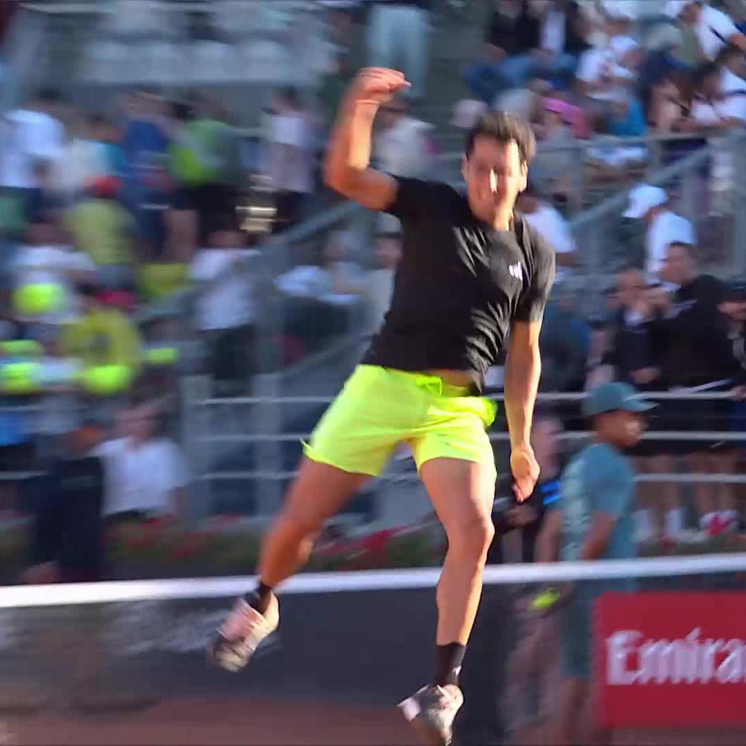 Vaya sorpresa para el tenis español 🇪🇸 Jaume Munar se carga a Korda y se planta en cuarta ronda del torneo de Roma dispuesto a soñar. ¿Y si sí?