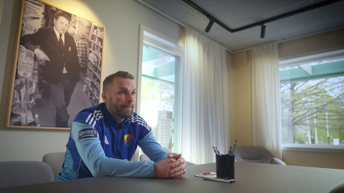 Det är bråda dagar för Djurgårdens IF. Vi tog rygg på tränaren Jani Honkavaara på träningsanläggningen inför bortamötet med IFK Göteborg. 🔍 📲 Se matchen på Max