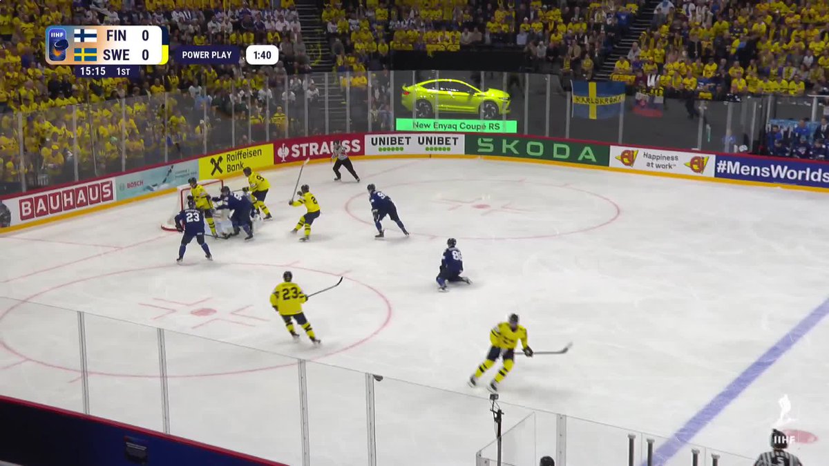Leo Carlsson getting things started for Tre Kronor!😜 #MensWorlds #IIHF