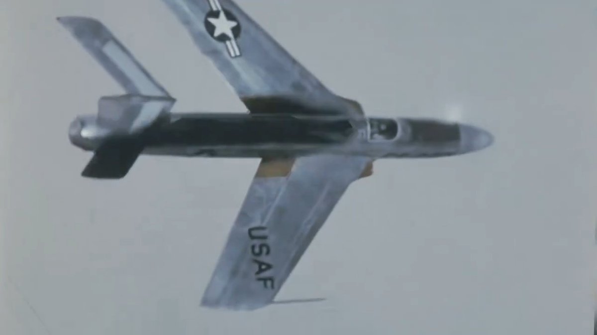 A cool look at the XF-84H "Thunderscreech". It was an experimental aircraft where they just pretty much slapped a turbopro with supersonic props on to the airframe of an F-84F "Thunderstreak" Jet. Interesting idea that couldn't deliver. The Navy said nope. 🤘😎
